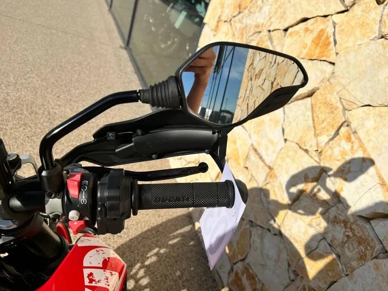 DUCATI Hypermotard 950