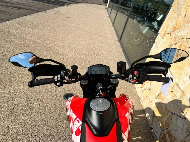 DUCATI Hypermotard 950