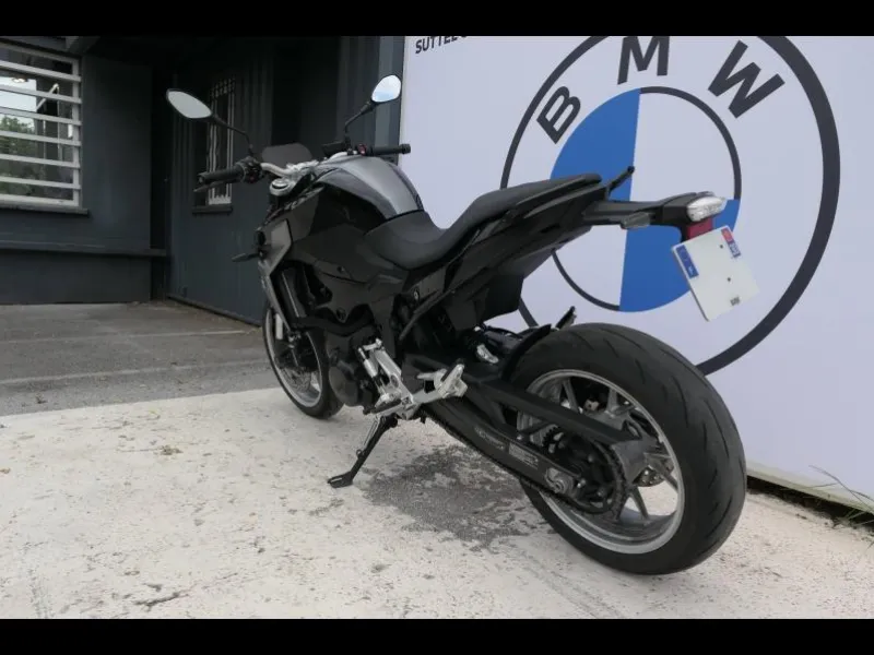 BMW 900 R A2 + Shifter