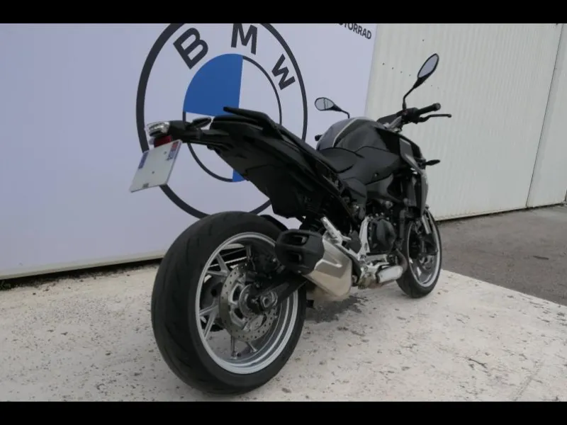 BMW 900 R A2 + Shifter