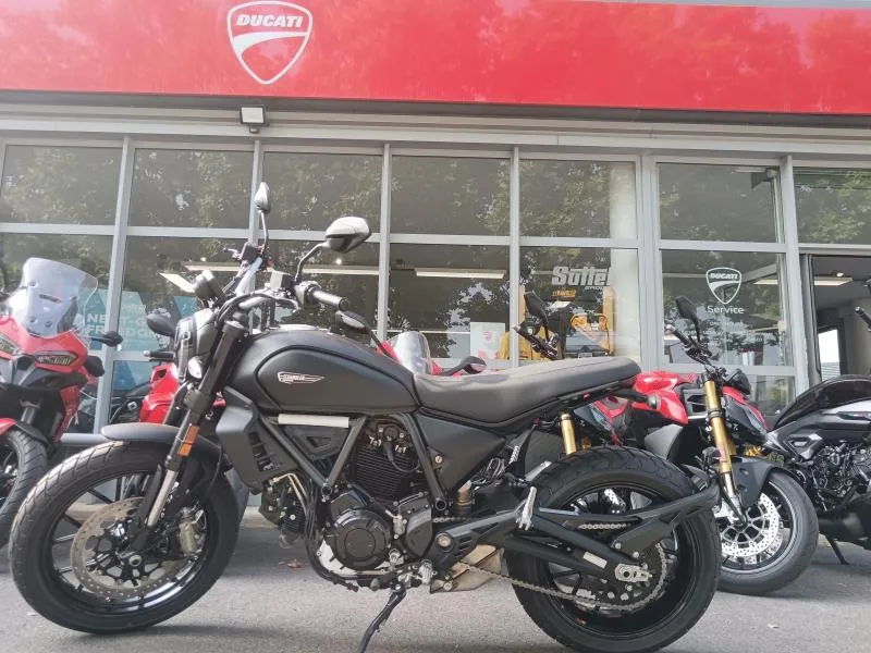 DUCATI Scrambler 800 Icon Dark
