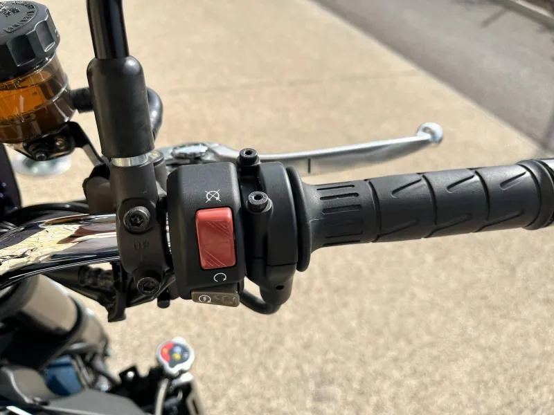 KAWASAKI 900 RS  2024