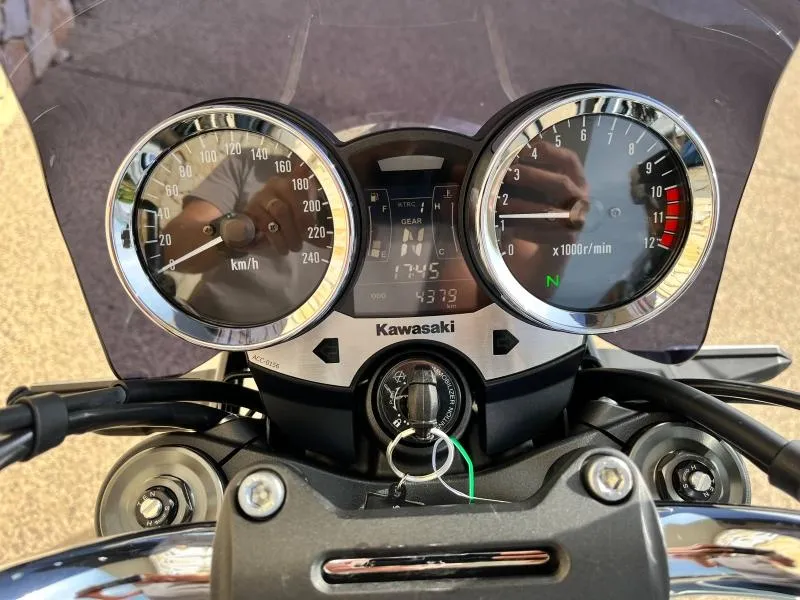 KAWASAKI 900 RS  2024