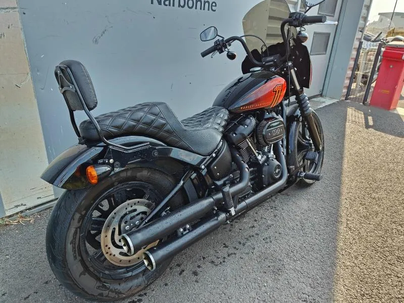 HARLEY-DAVIDSON Custom 1868 Couleur 2022