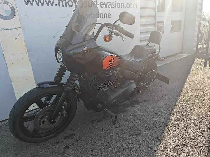 HARLEY-DAVIDSON Custom 1868 Couleur 2022