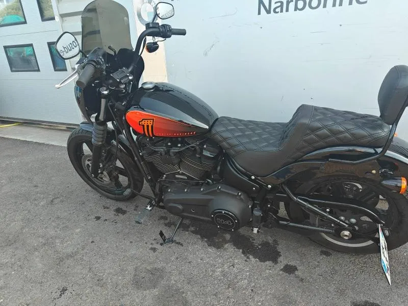 HARLEY-DAVIDSON Custom 1868 Couleur 2022