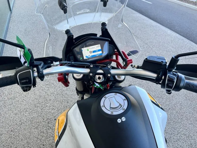 MOTO-GUZZI 850 ABS + TC + OPTIONS