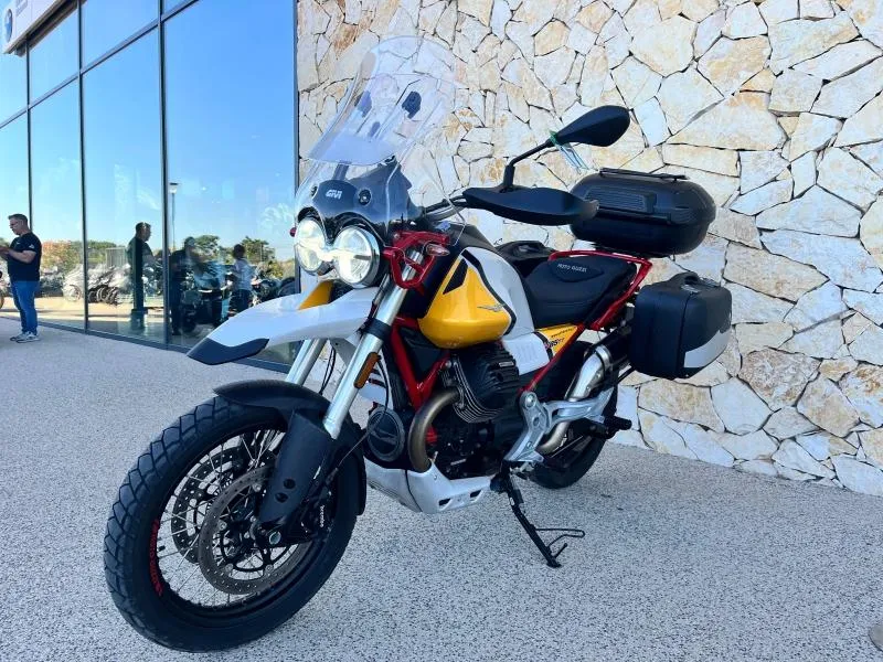 MOTO-GUZZI 850 ABS + TC + OPTIONS