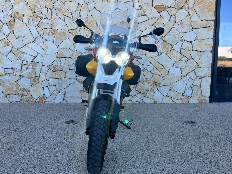 MOTO-GUZZI 850 ABS + TC + OPTIONS