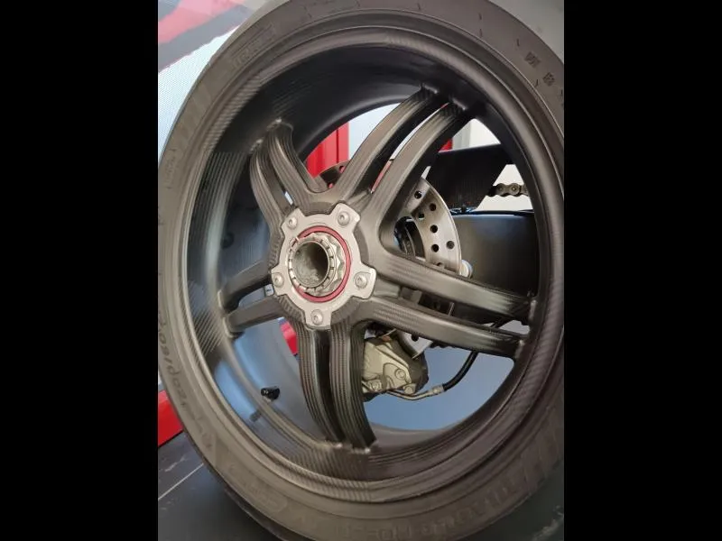 DUCATI 1103 Streetfighter V4 SP2