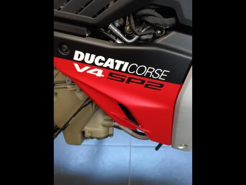 DUCATI 1103 Streetfighter V4 SP2