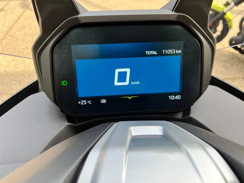 BMW 400 GT Euro 5 + top case