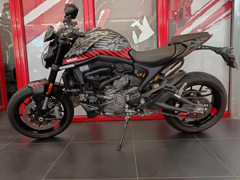 DUCATI Monster+ 937