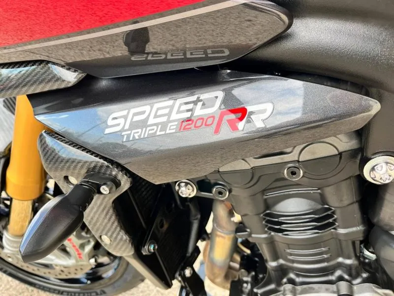 TRIUMPH 1200 RR
