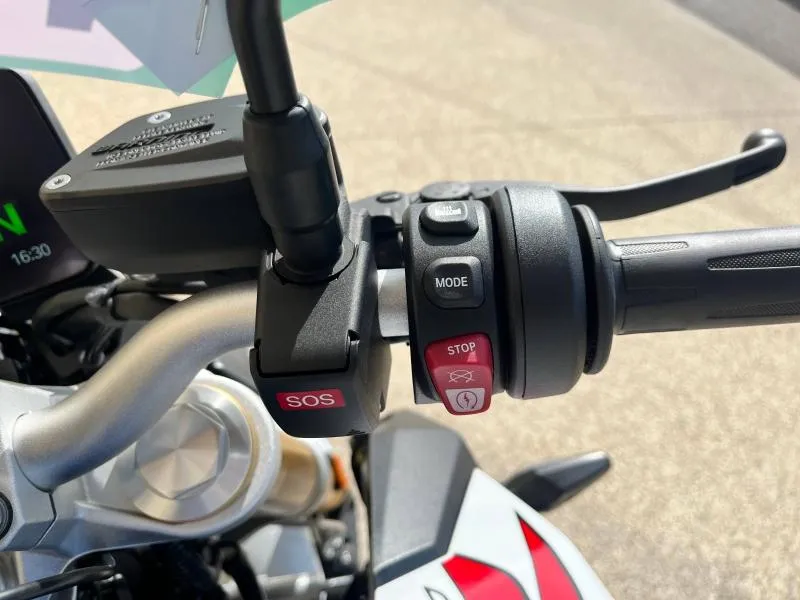 BMW 900 R 105 cv finition pro