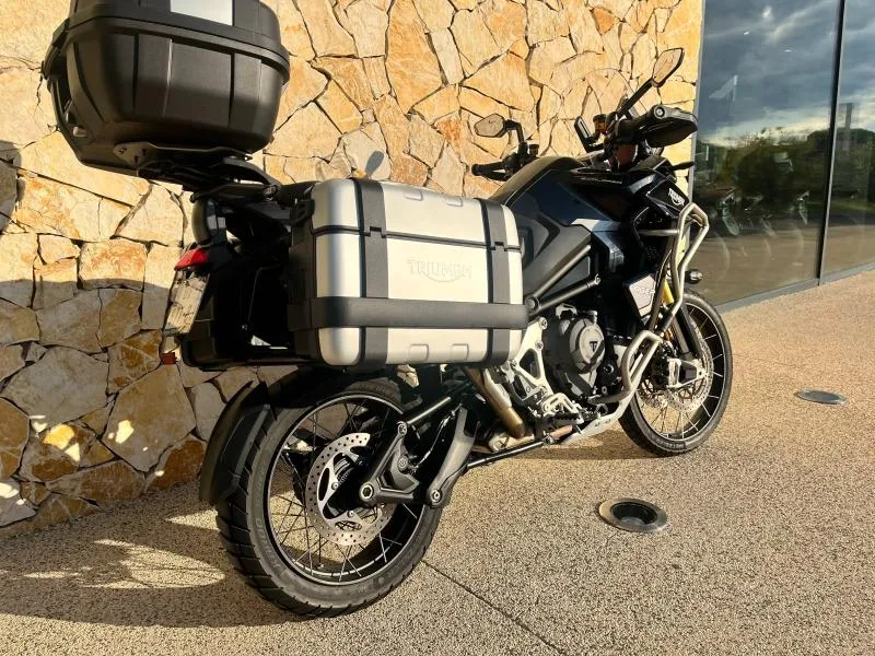 TRIUMPH 1200 Rally Explorateur full options