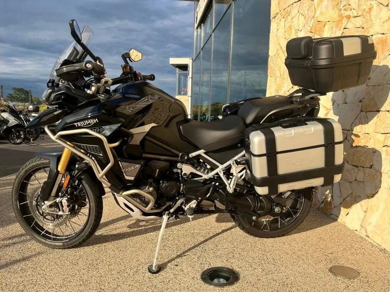TRIUMPH 1200 Rally Explorateur full options