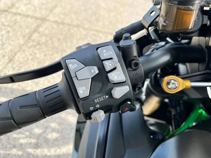 KAWASAKI 1000 H2 SE 2023 VERSION PERFORMANCE