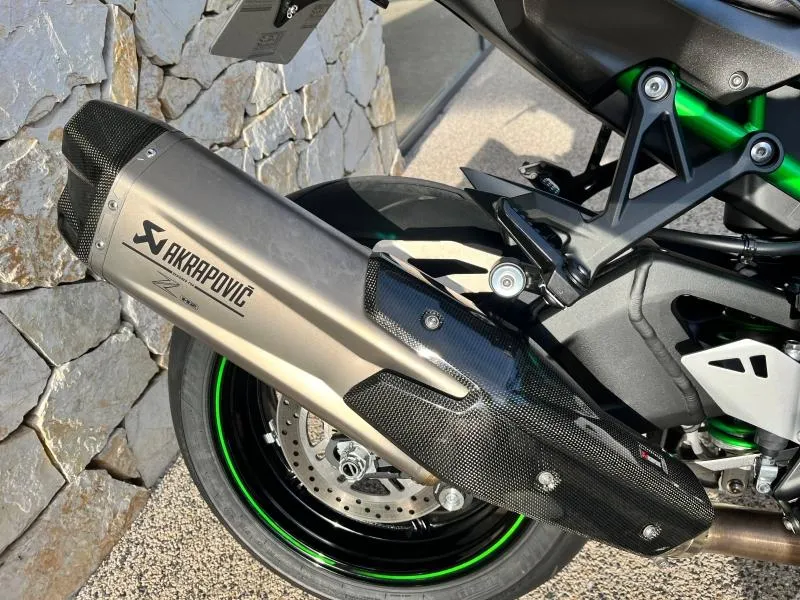 KAWASAKI 1000 H2 SE 2023 VERSION PERFORMANCE