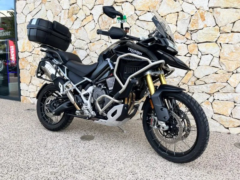 TRIUMPH 1200 Rally Explorateur