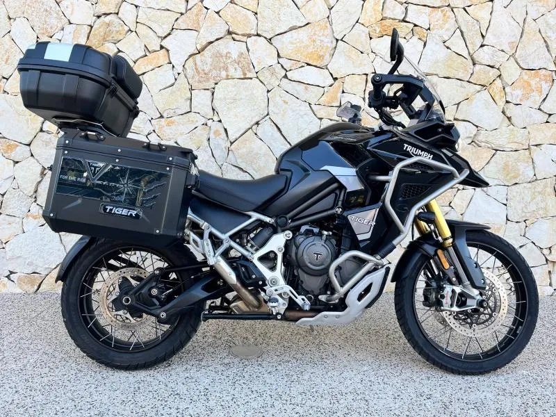 TRIUMPH 1200 Rally Explorateur FULL OPTIONS