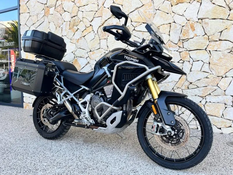 TRIUMPH 1200 Rally Explorateur FULL OPTIONS