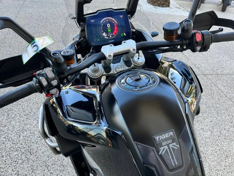 TRIUMPH 1200 Rally Explorateur FULL OPTIONS
