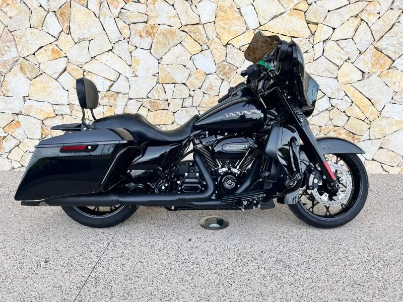 HARLEY-DAVIDSON TOURING 1868 Noir 2020