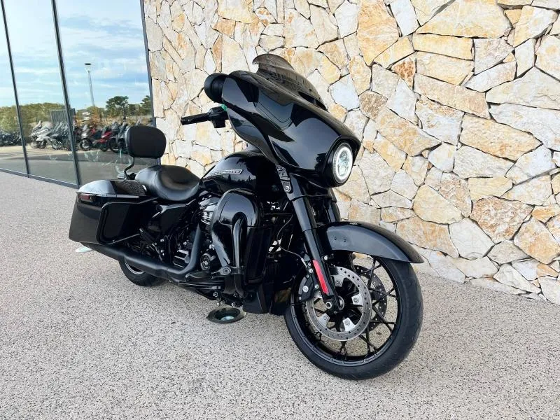 HARLEY-DAVIDSON TOURING 1868 Noir 2020