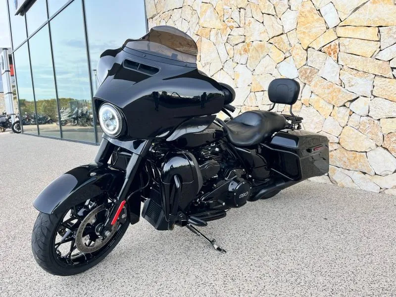 HARLEY-DAVIDSON TOURING 1868 Noir 2020