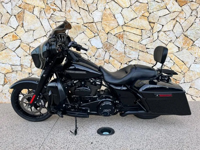 HARLEY-DAVIDSON TOURING 1868 Noir 2020