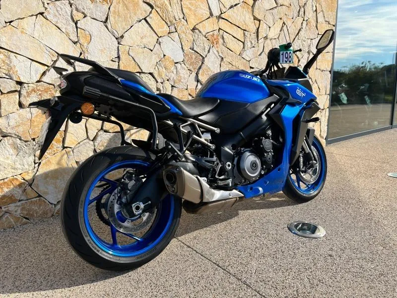 SUZUKI 1000 GT