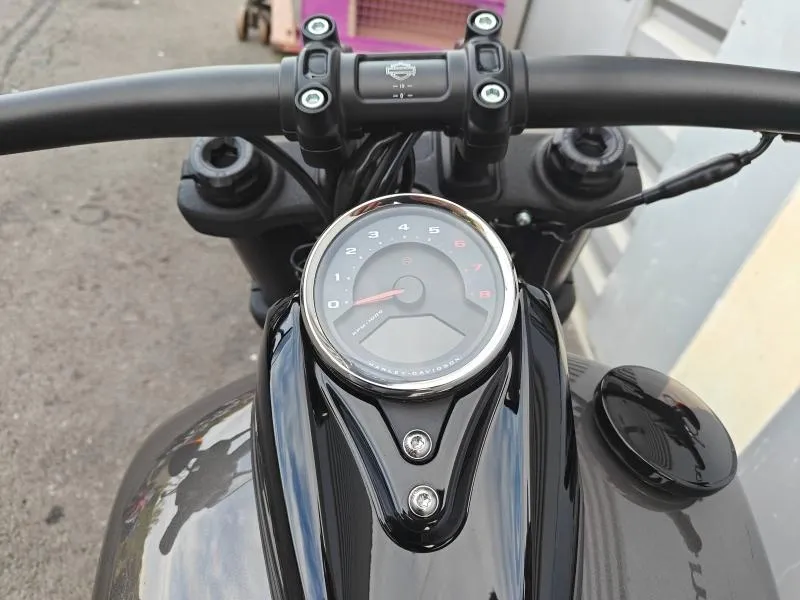 HARLEY-DAVIDSON Softail Fat Bob 1868 Noir 2023