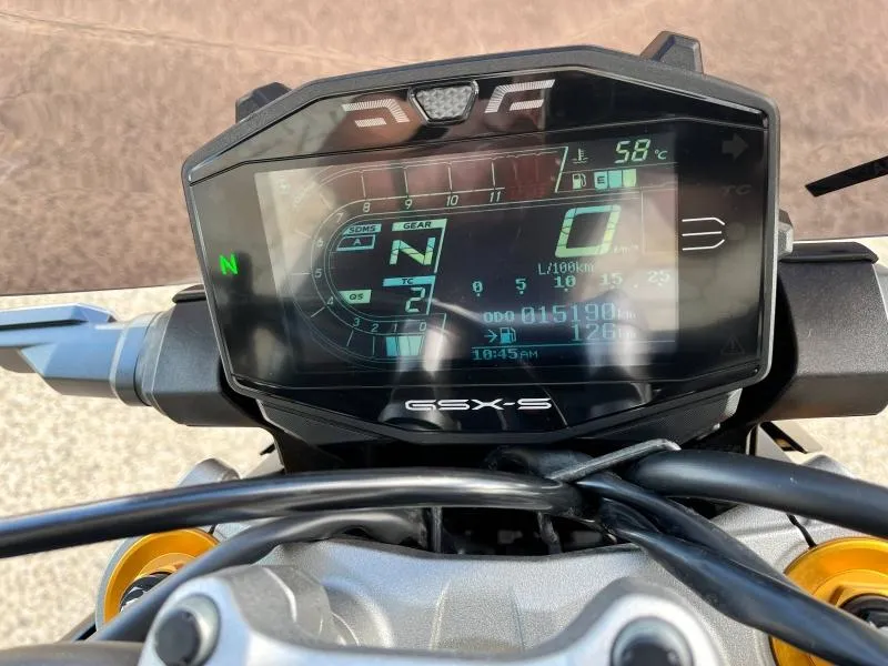 SUZUKI 1000 2023 + OPTIONS