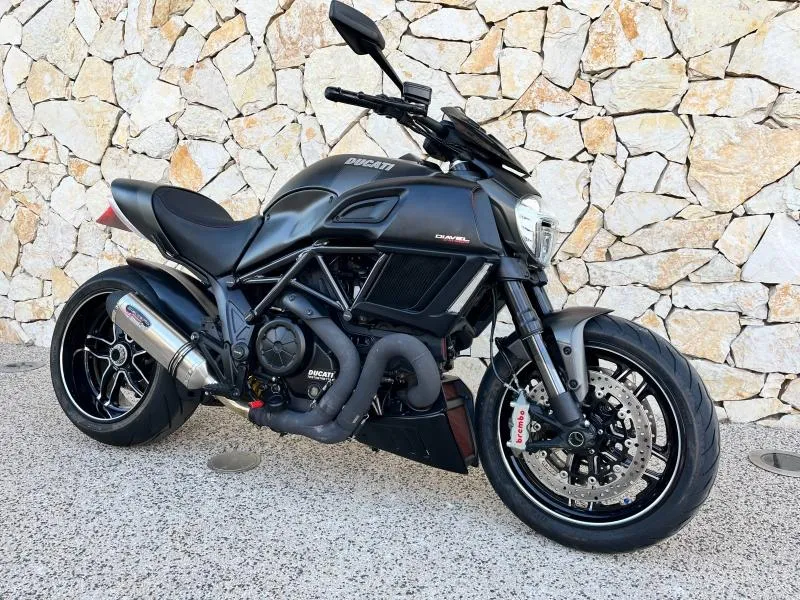 DUCATI Diavel 1200 Carbon ABS 2017