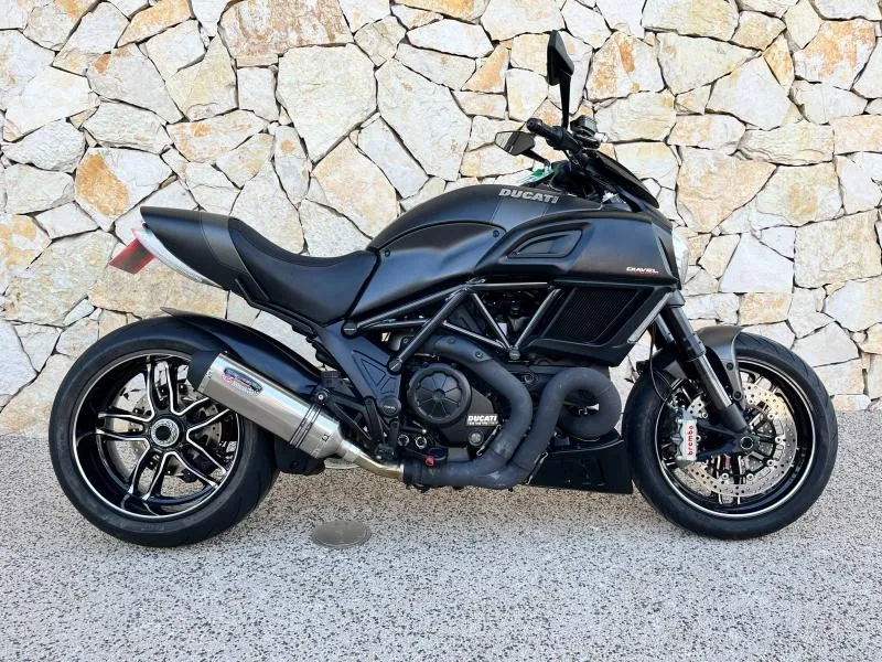 DUCATI Diavel 1200 Carbon ABS 2017
