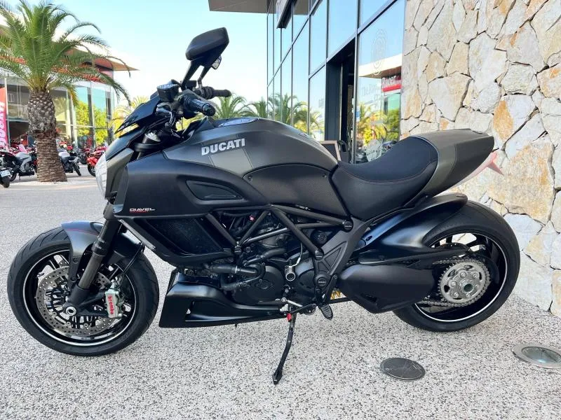 DUCATI Diavel 1200 Carbon ABS 2017