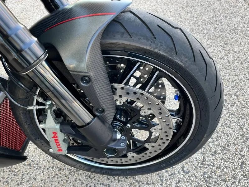 DUCATI Diavel 1200 Carbon ABS 2017