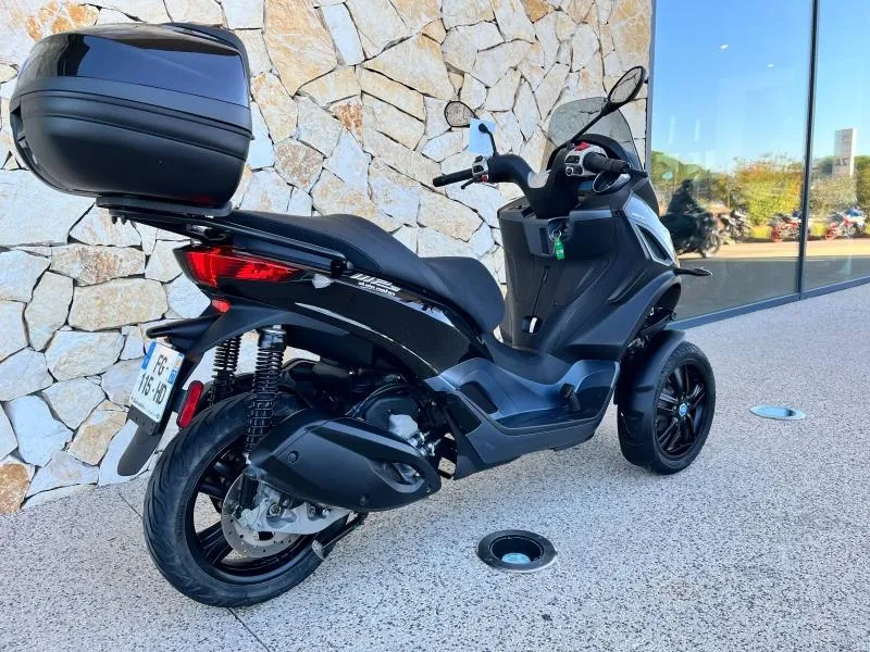 PIAGGIO 300 HPE ABS ASR + TOP CASE