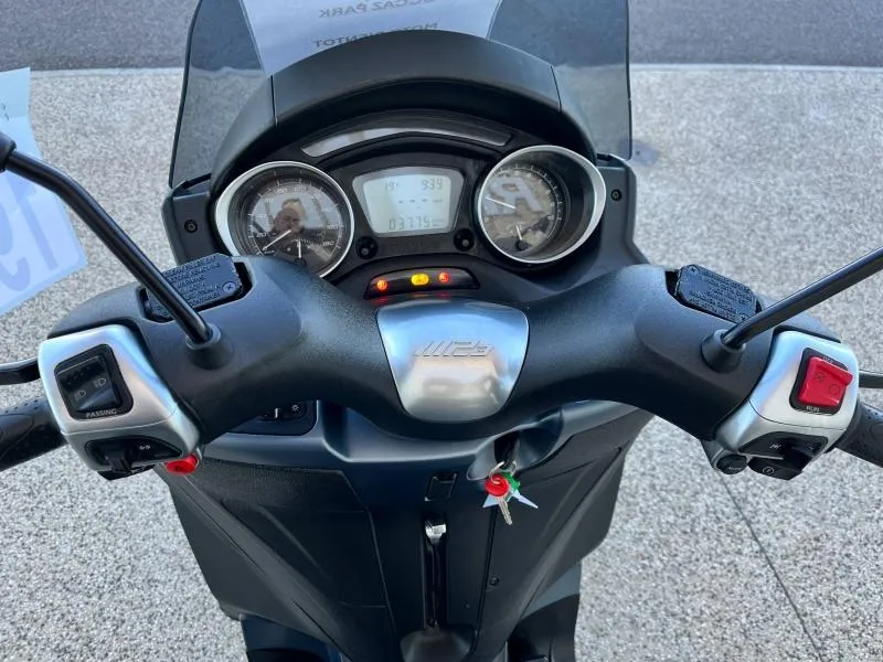 PIAGGIO 300 HPE ABS ASR + TOP CASE