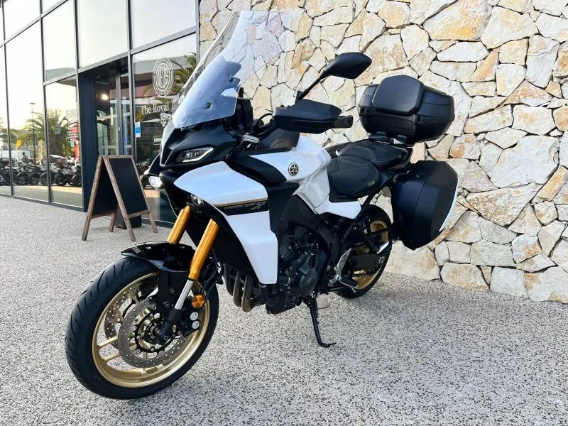 YAMAHA 9 900 GT 2024.  + top case et Akrapovic