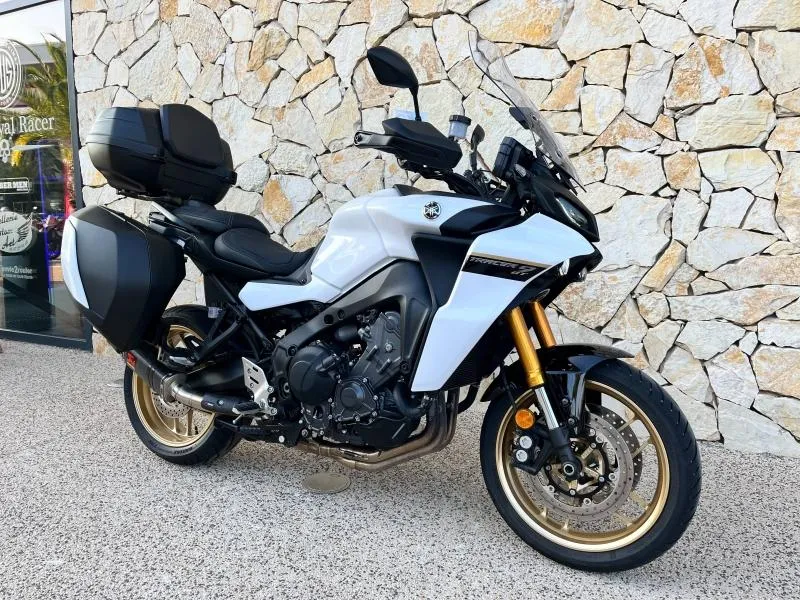 YAMAHA 9 900 GT 2024.  + top case et Akrapovic