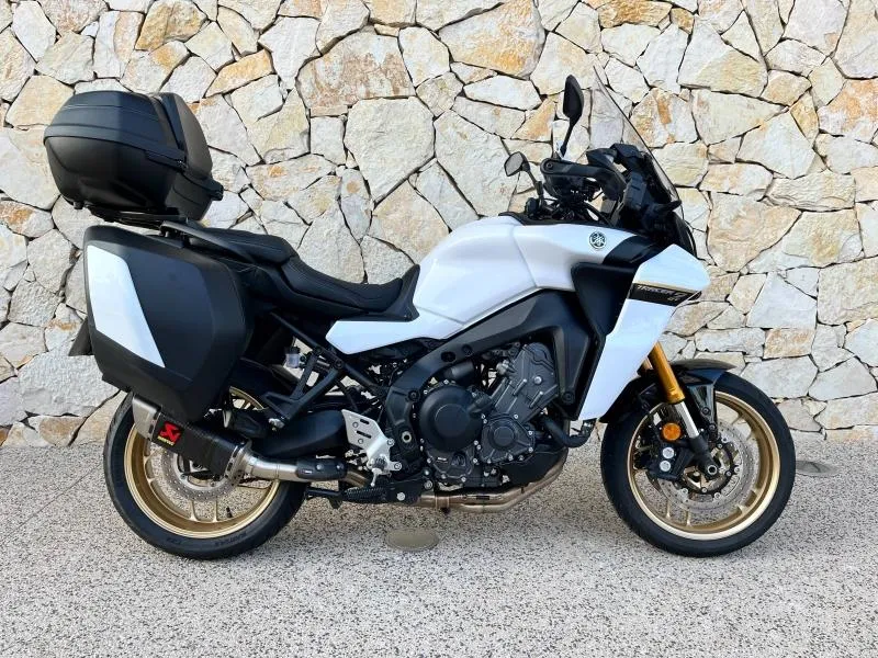 YAMAHA 9 900 GT 2024.  + top case et Akrapovic