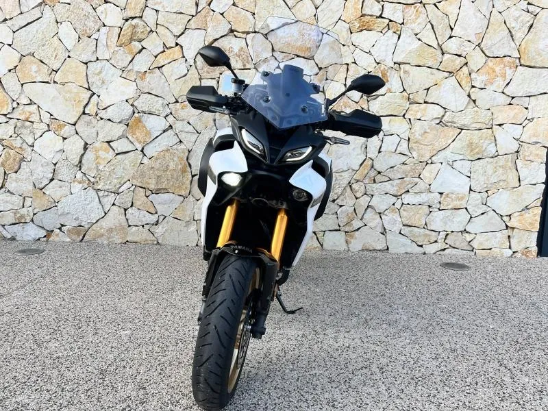 YAMAHA 9 900 GT 2024.  + top case et Akrapovic