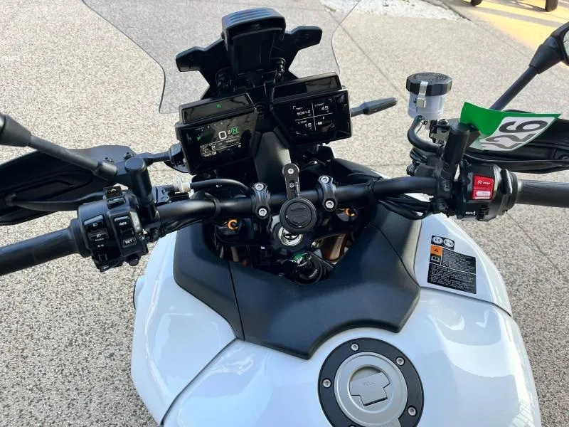 YAMAHA 9 900 GT 2024.  + top case et Akrapovic
