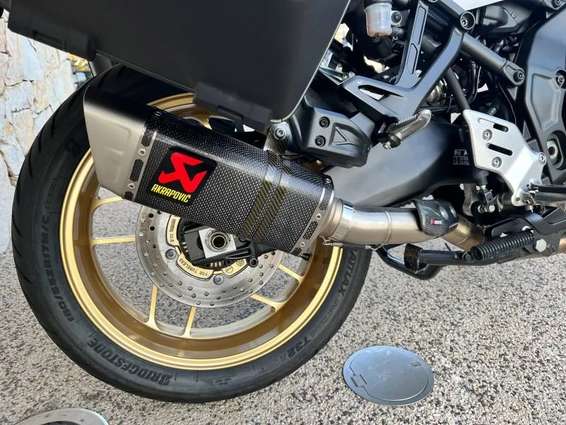 YAMAHA 9 900 GT 2024.  + top case et Akrapovic