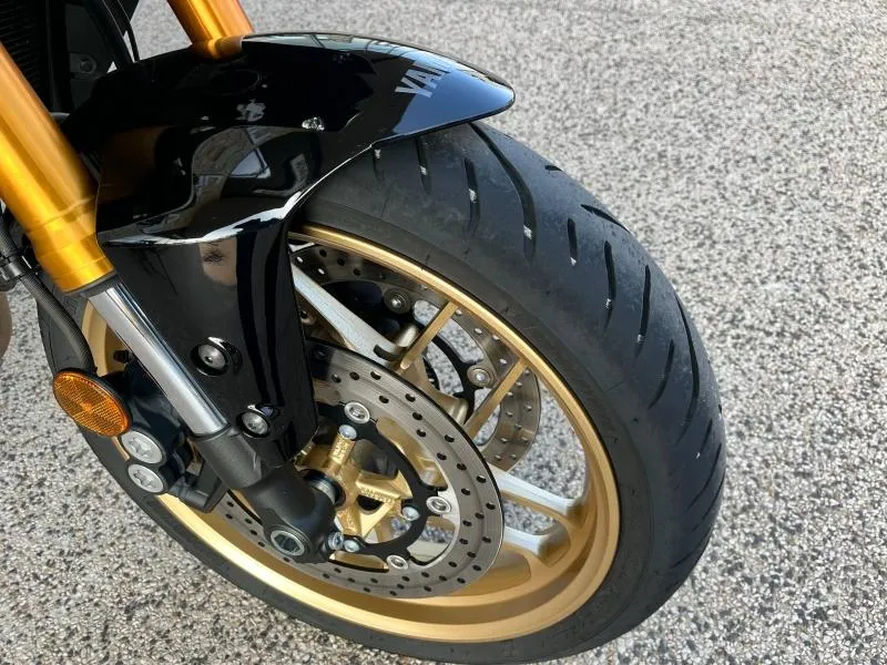 YAMAHA 9 900 GT 2024.  + top case et Akrapovic