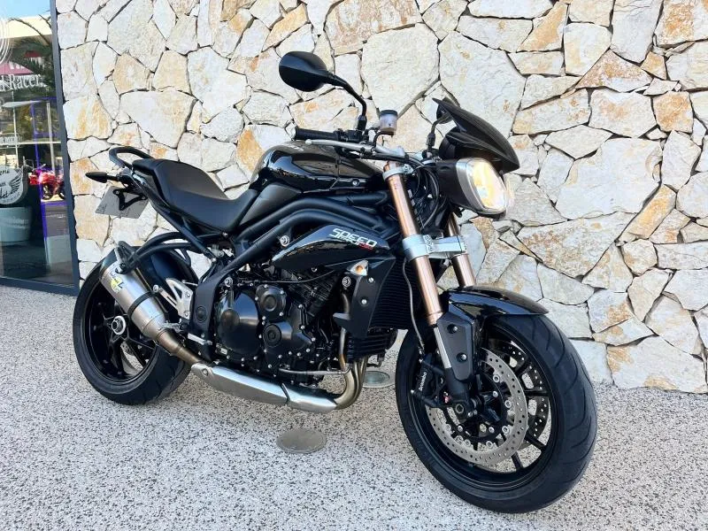 TRIUMPH 1050 + options