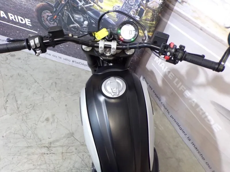 DUCATI Scrambler 800 Icon ABS