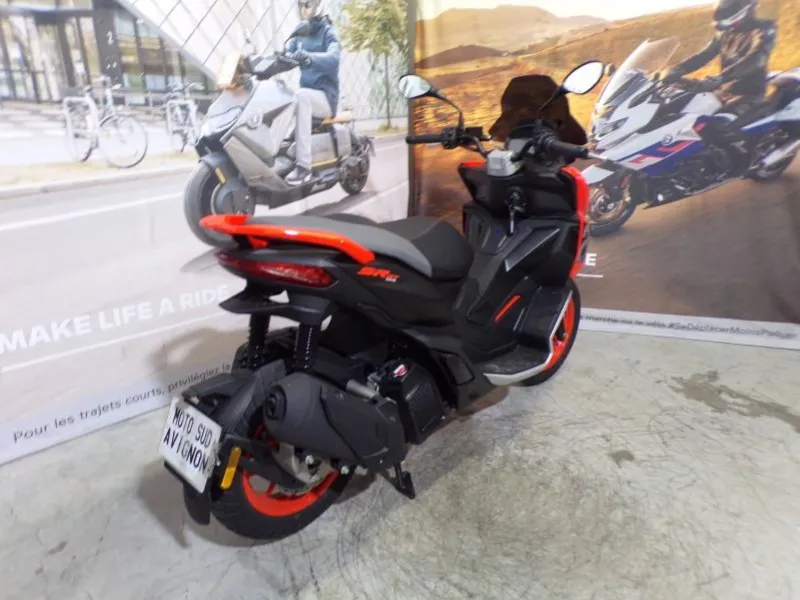 APRILIA SR GT 125
